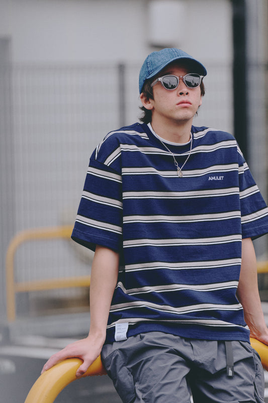 AMULET LOGO STRIPE TEE/ NAVY