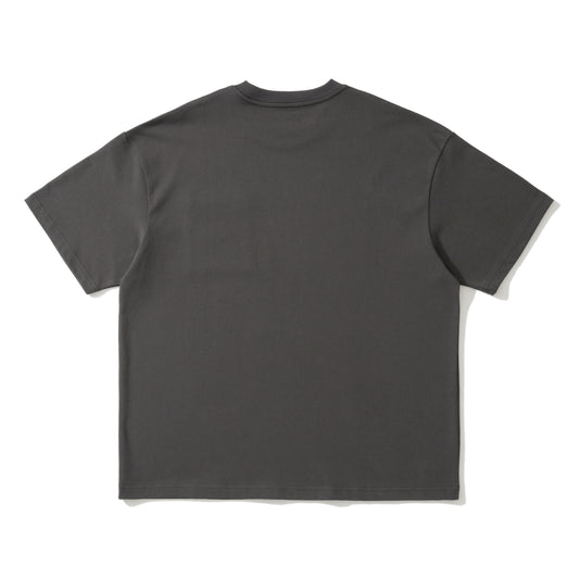 AMULET BASIC POCKET TEE CHARCOAL