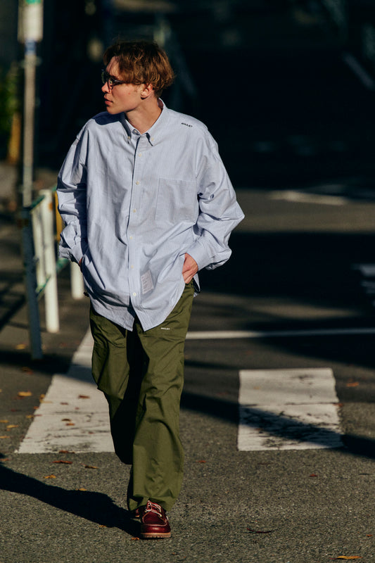 AMULET LAYER POCKET CHINO OLIVE
