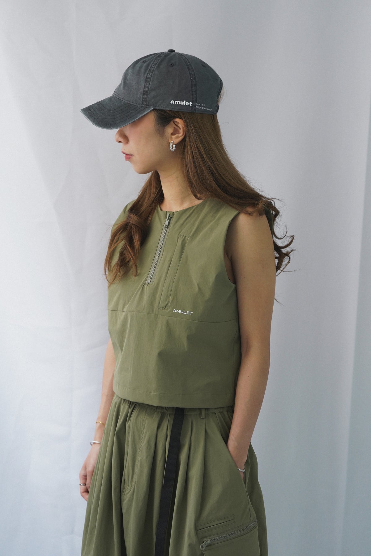 AMULET W TECH TANK TOP 2.0 / OLIVE