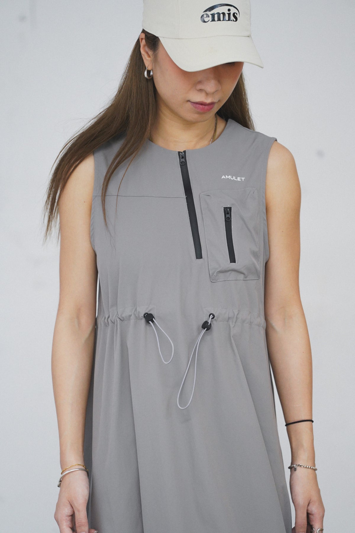 AMULET TECH POCKET DRESS LT GREY