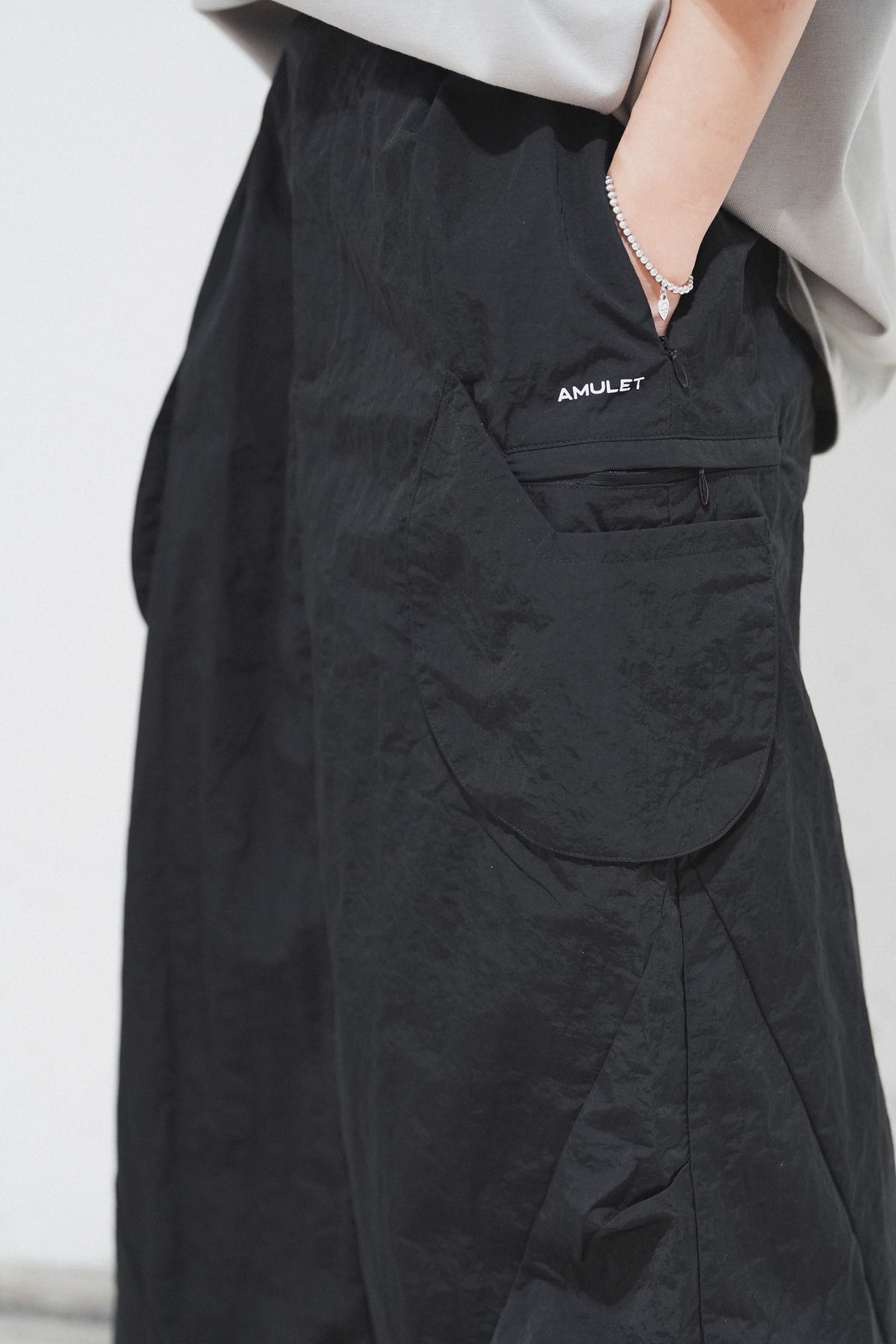AMULET ROUND BAG SKIRT / LT GREY