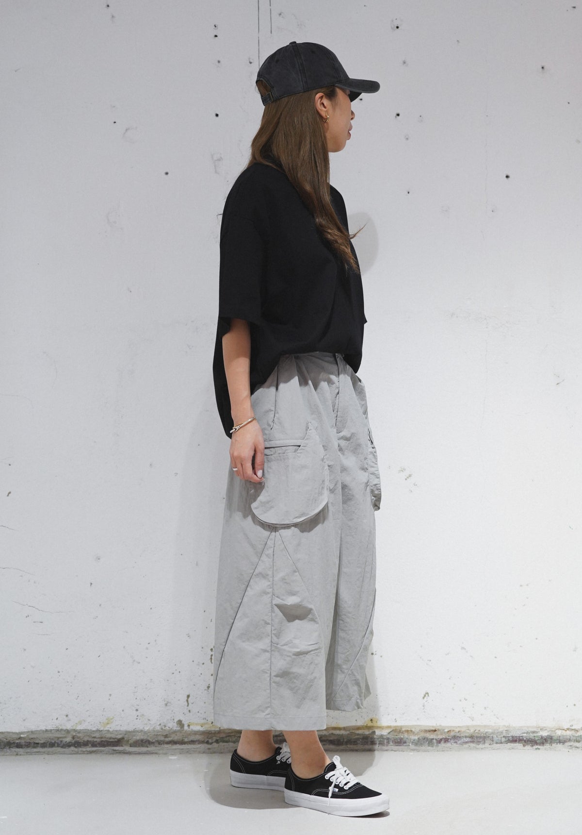 AMULET ROUND BAG SKIRT / LT GREY