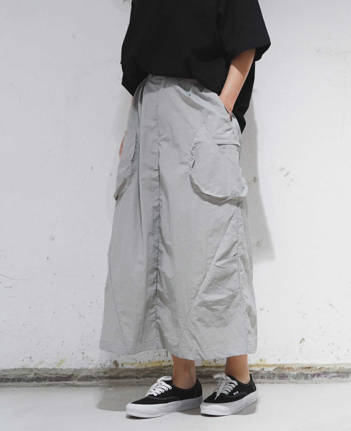 AMULET ROUND BAG SKIRT / LT GREY