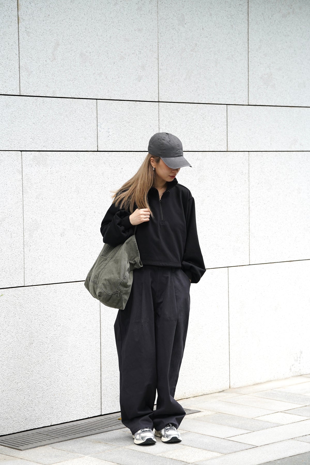 AMULET BALLOON CHINO BLACK