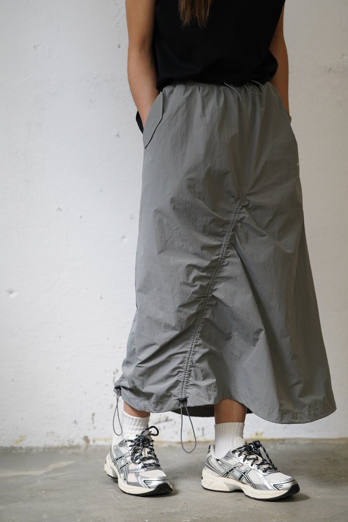 AMULET SLASH SKIRT LT GREY