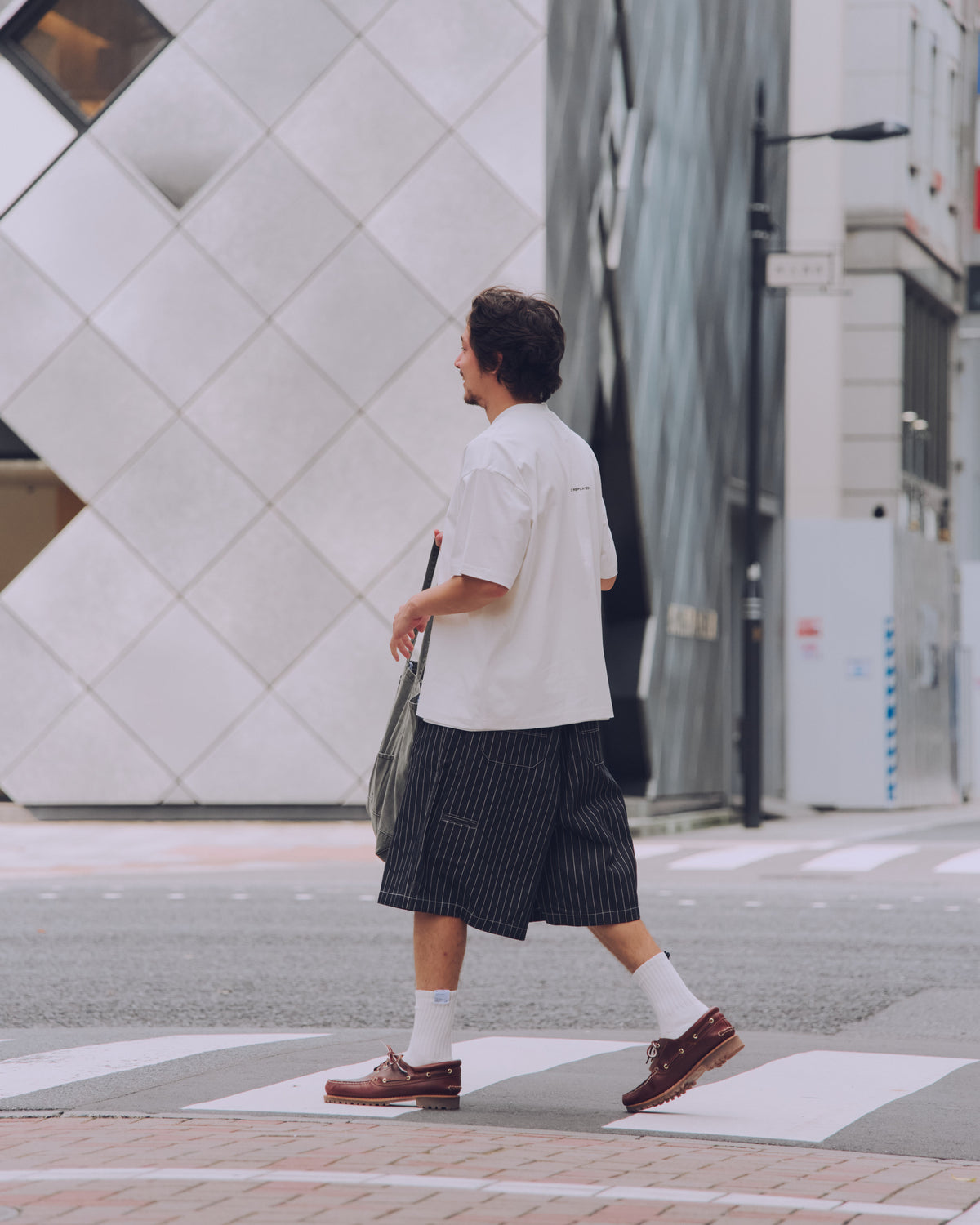 AMULET SIGNATURES SHORTS / DENIM
