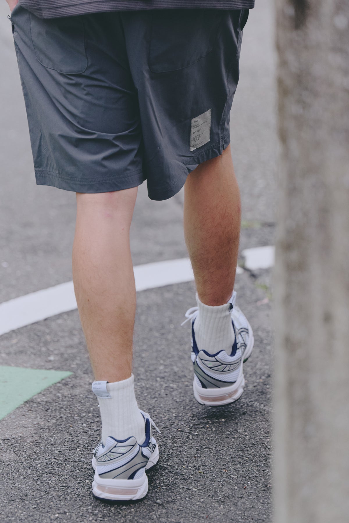 AMULET EASY SHORTS / CHARCOAL