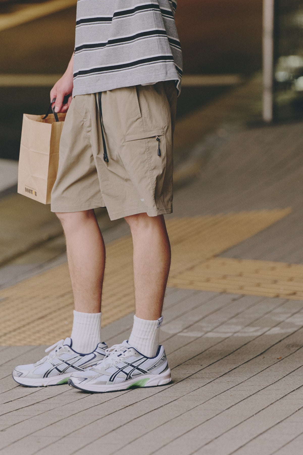 AMULET EASY POCKET SHORTS / BEIGE