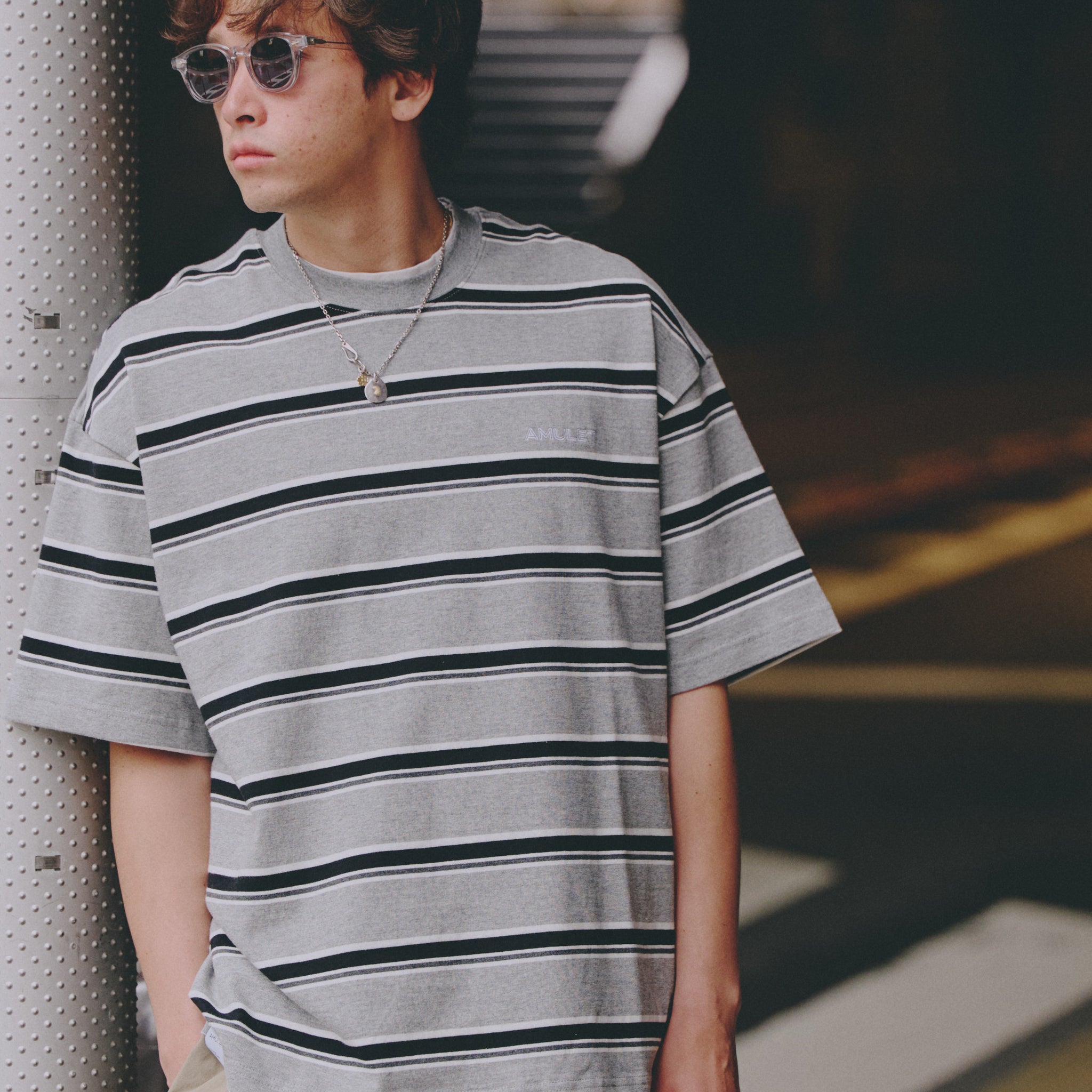 AMULET LOGO STRIPE TEE/ OATMEAL