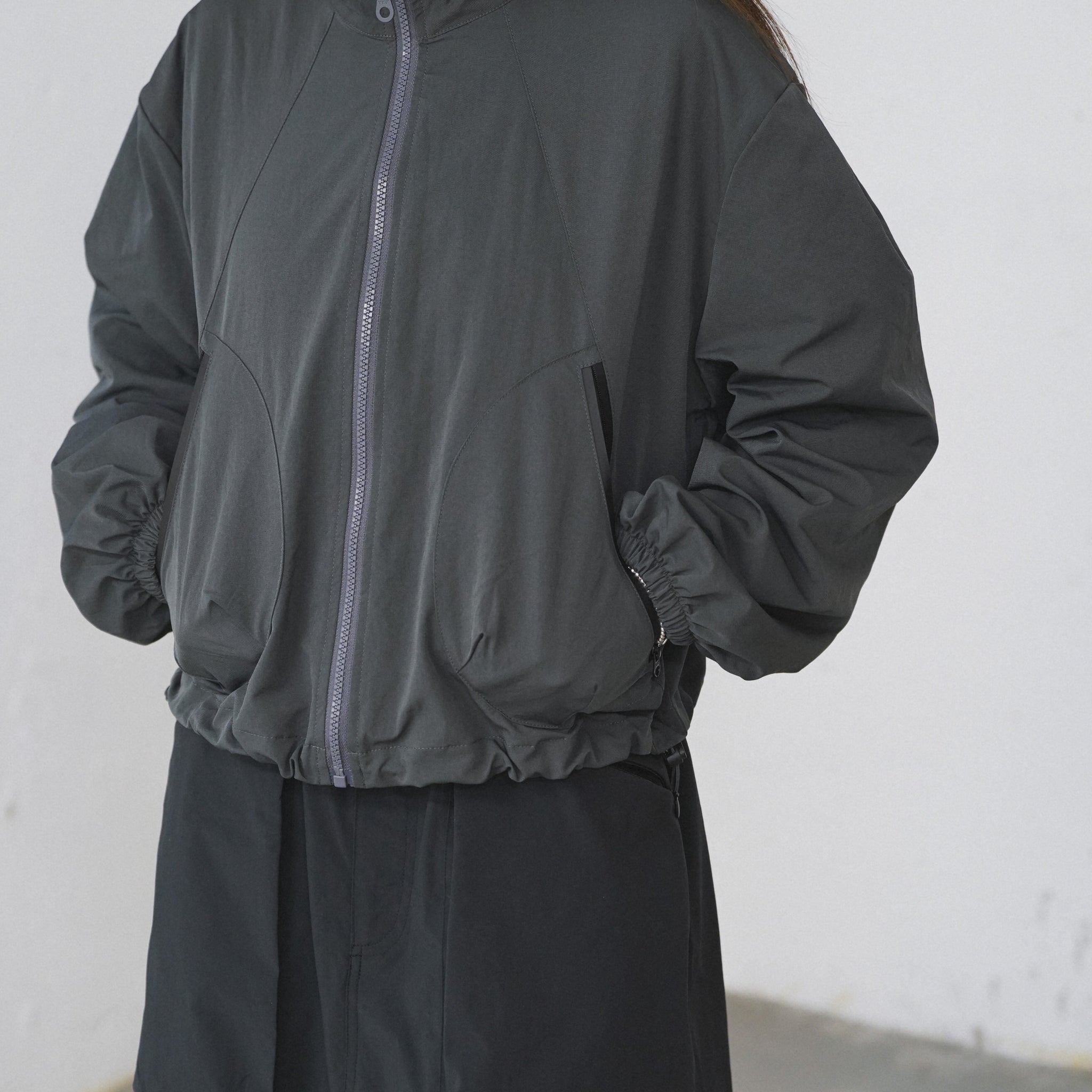 AMULET TRAINING JACKET / GREY