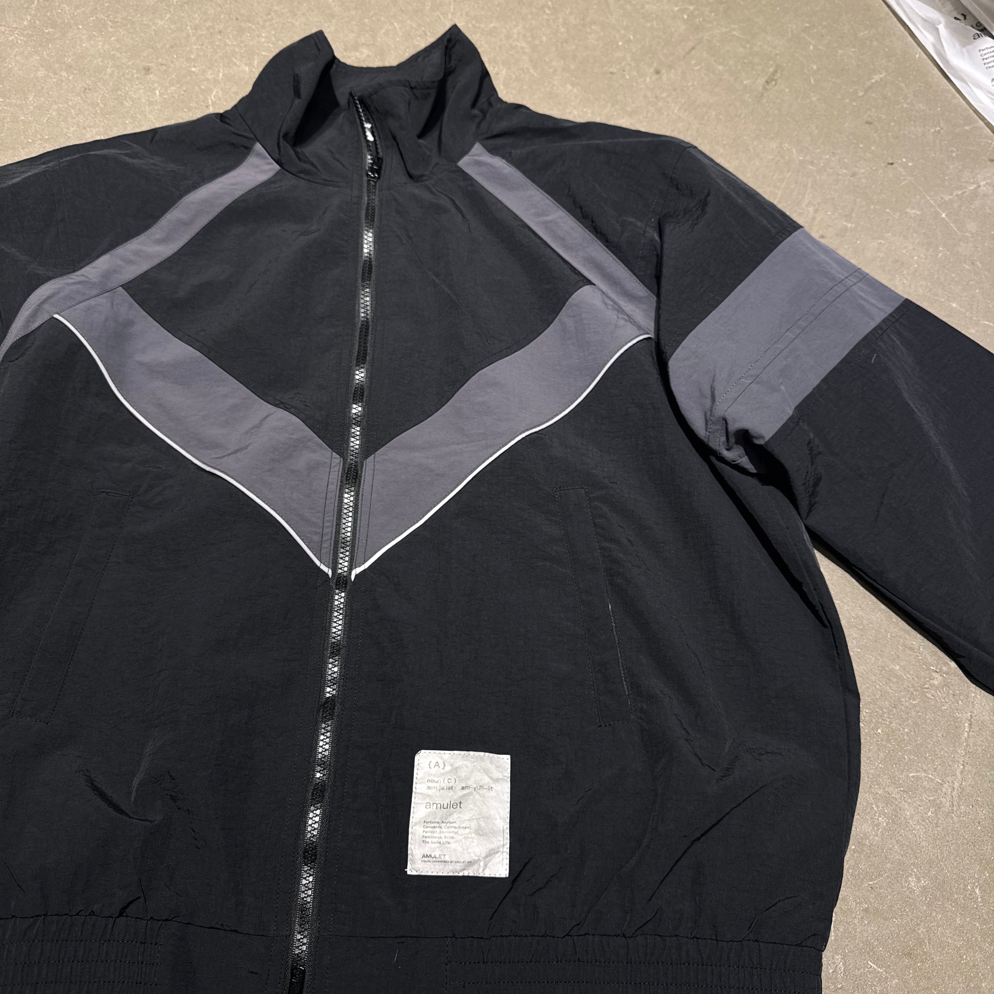 AMULET V LINE TRAINING JACKET BLACK