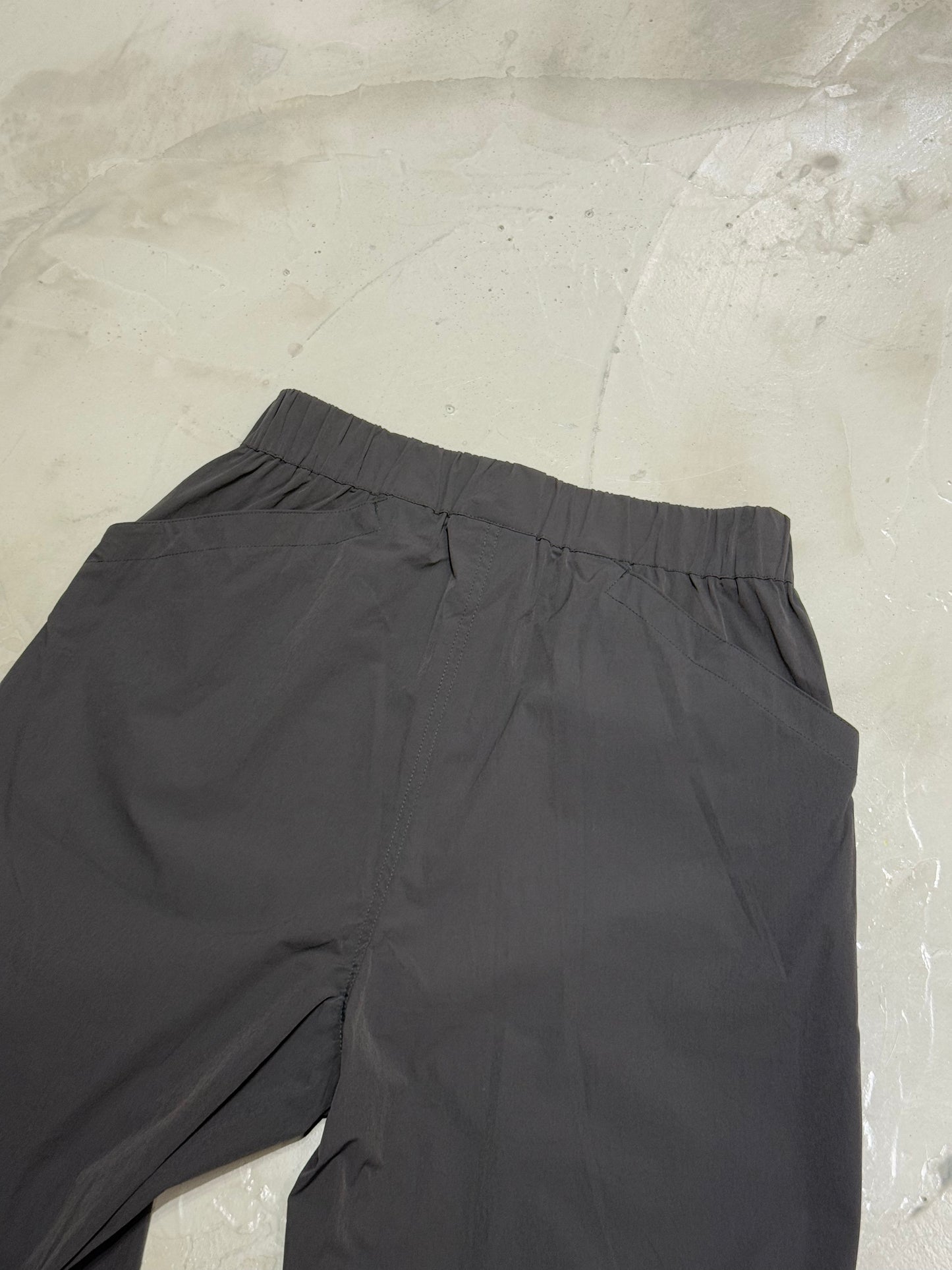 AMULET COOLNESS CHINO /BLACK (MICRO PORE)