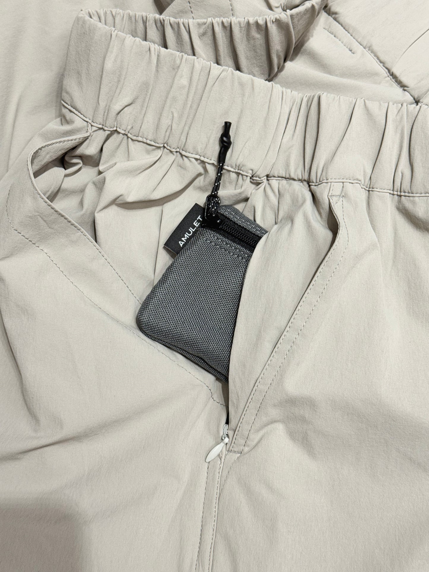 AMULET COOLNESS CHINO /BLACK (MICRO PORE)