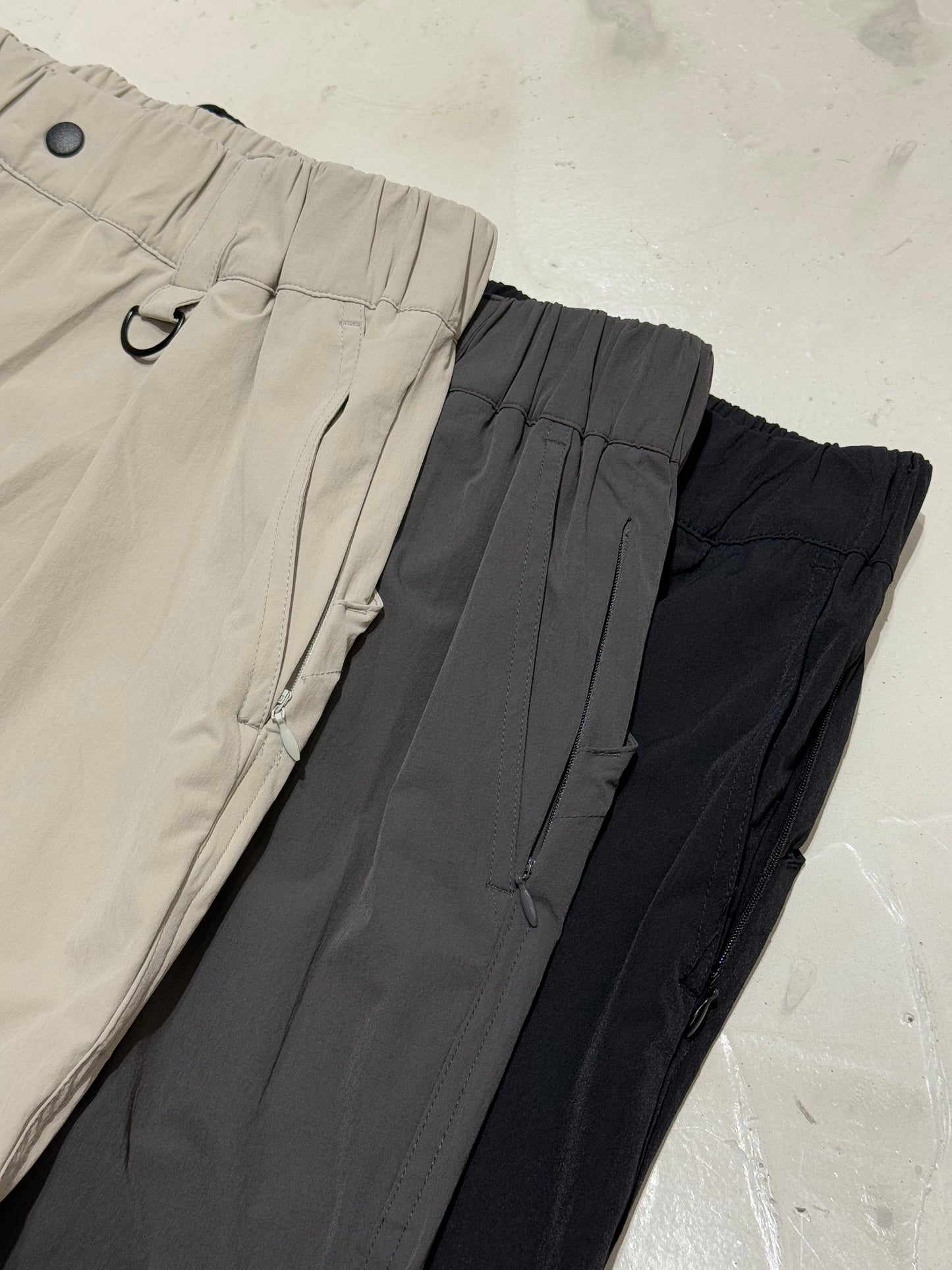 AMULET COOLNESS CHINO /BLACK (MICRO PORE)