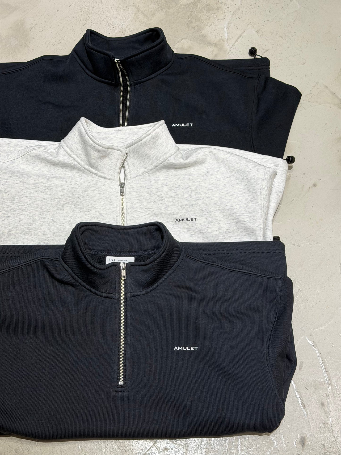 AMULET HALF ZIP SWEATSHIRT / BLACK