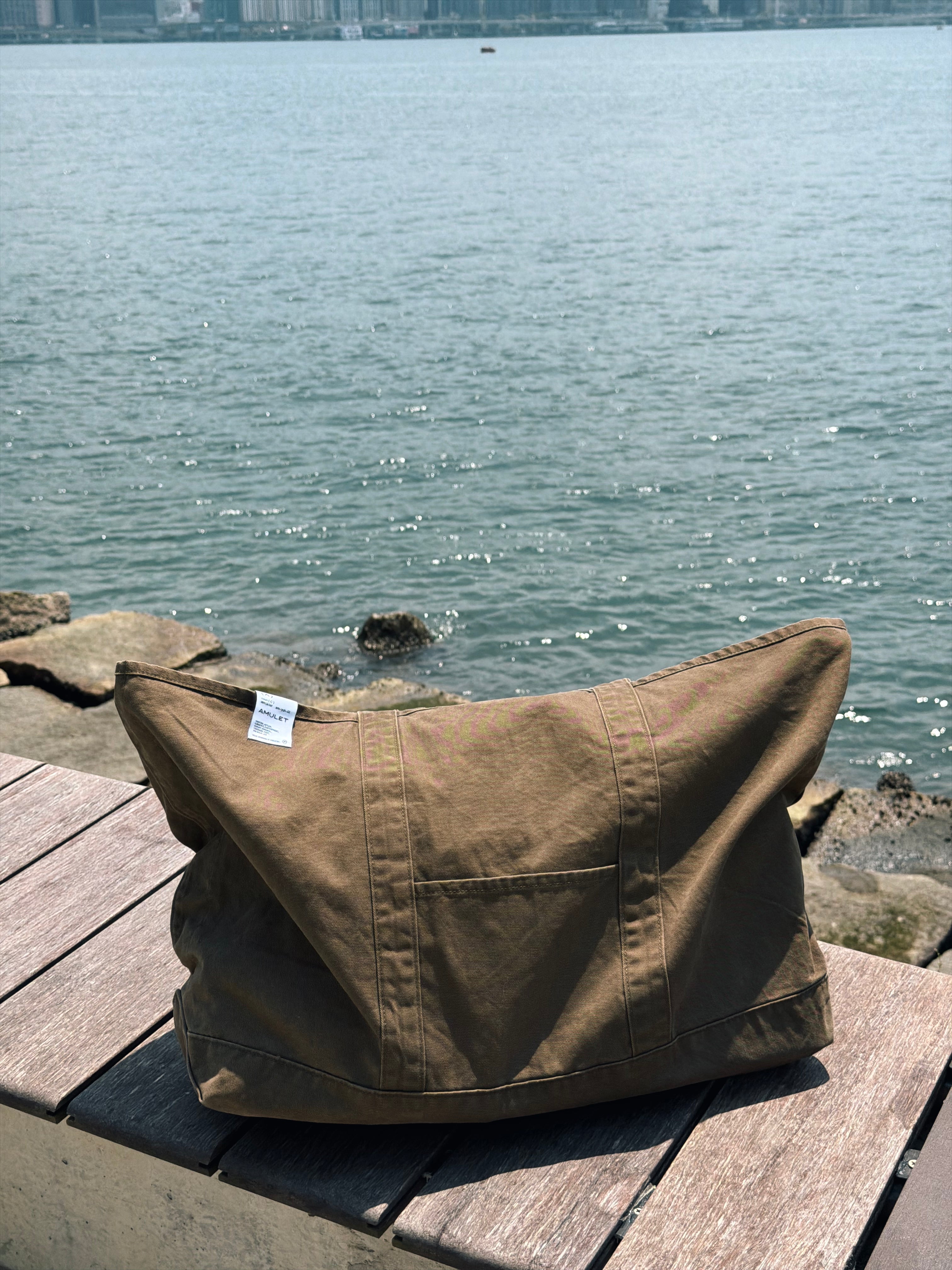 AMULET WASHED TOTE BAG / BROWN