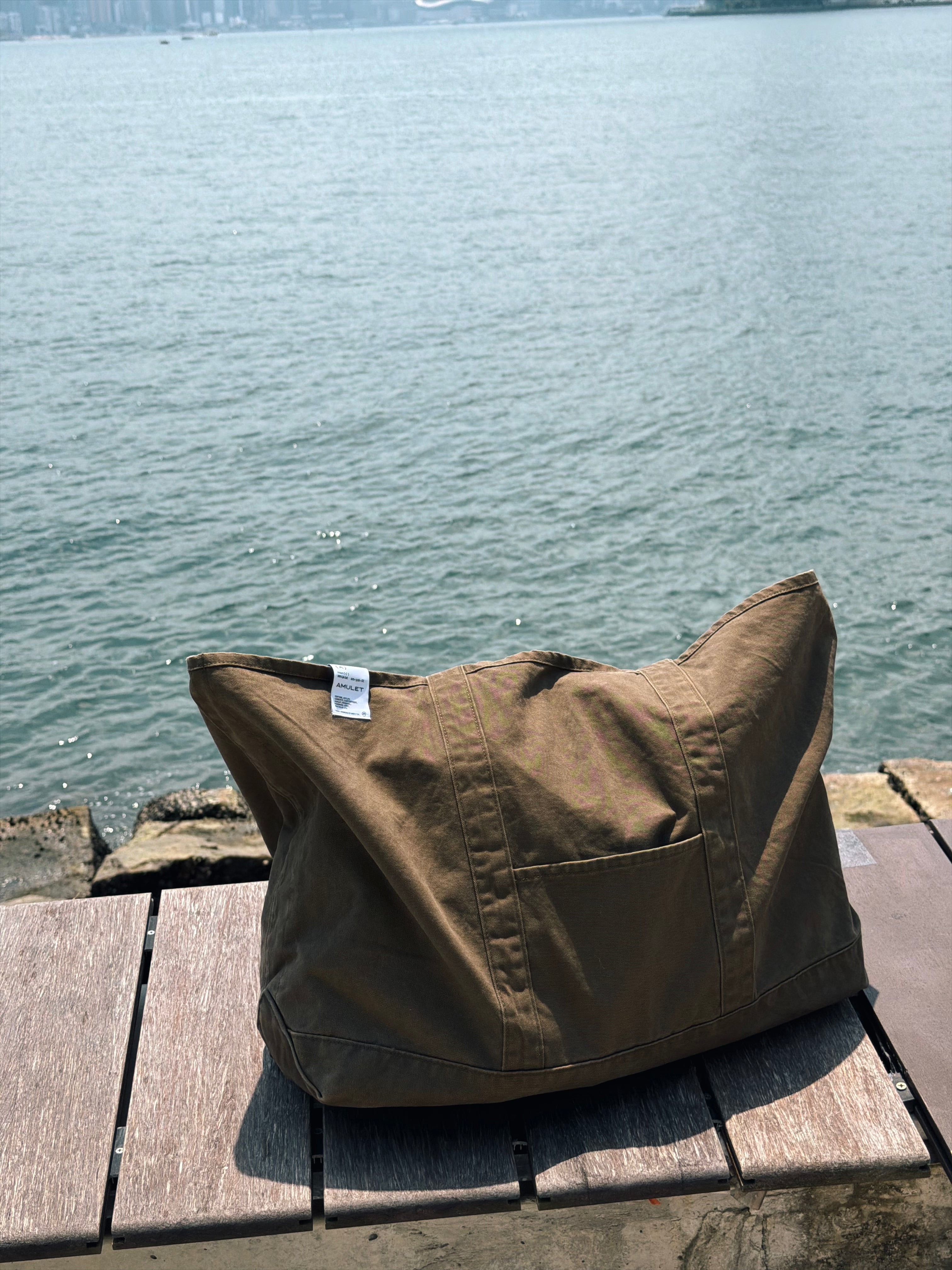 AMULET WASHED TOTE BAG / BROWN