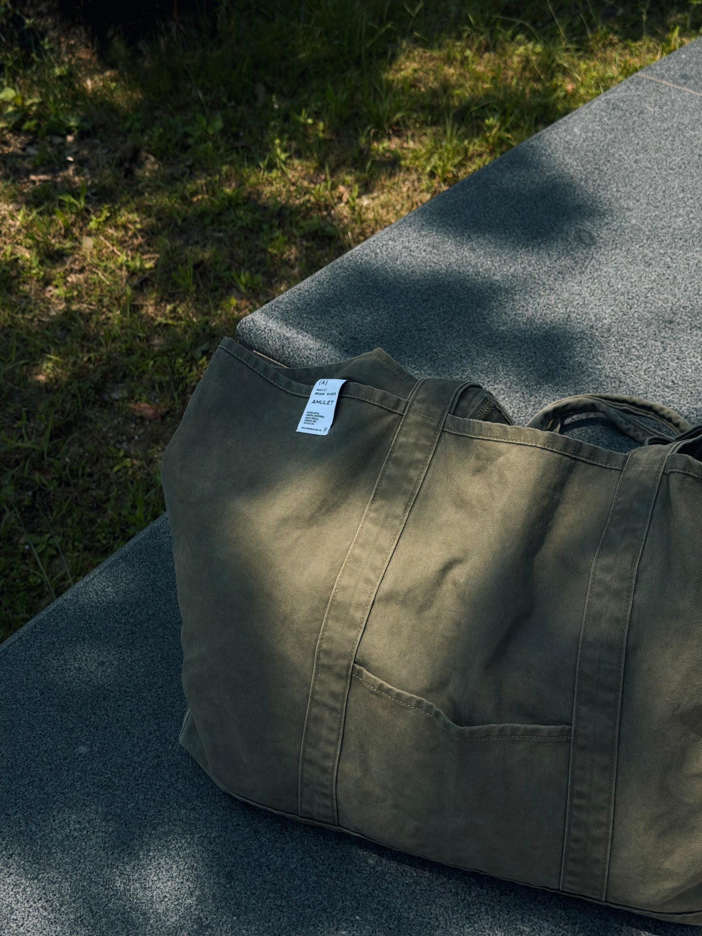 AMULET WASHED TOTE BAG / GREY