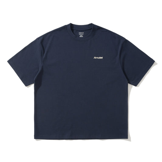 AMULET DAILY ESSENTIALS LOGO TEE/ NAVY