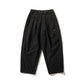 AMULET REGULAR BALLOON CHINO / BLACK
