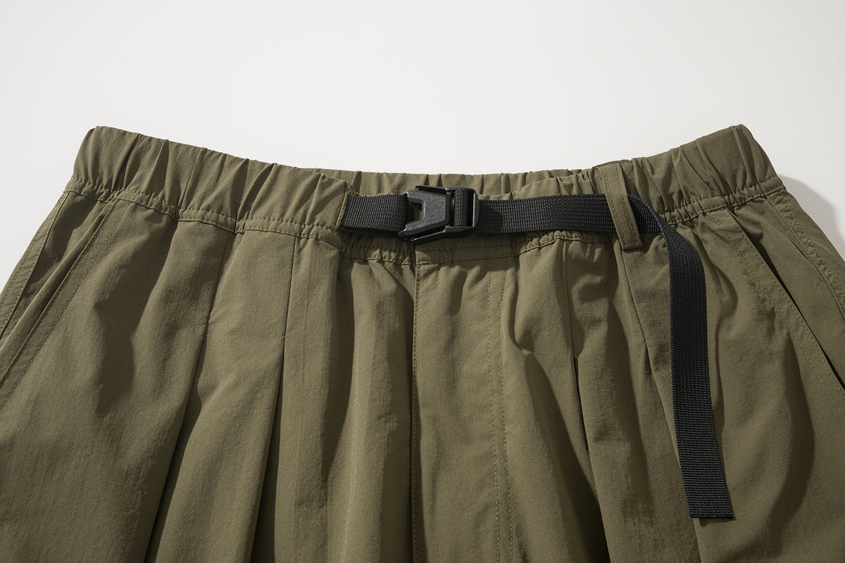 AMULET REGULAR BALLOON CHINO / BLACK
