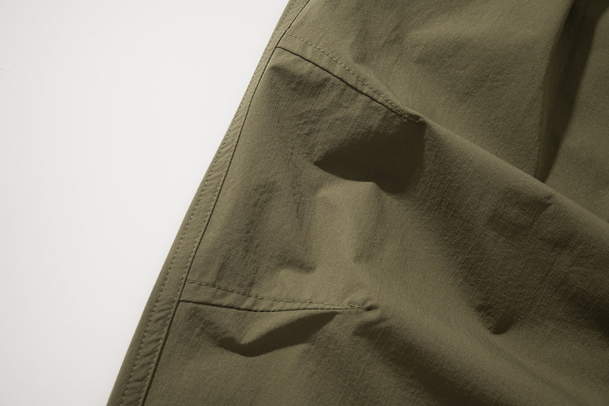 AMULET REGULAR BALLOON CHINO / BLACK