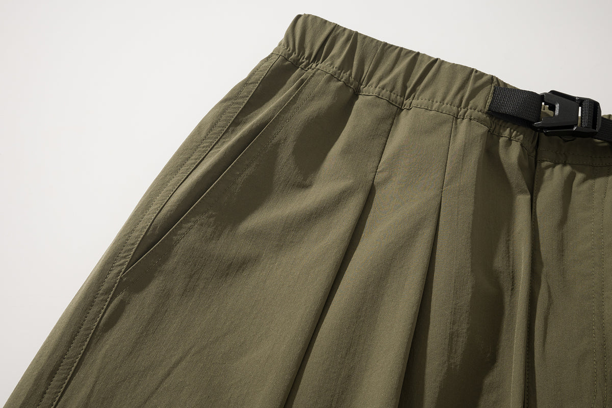AMULET REGULAR BALLOON CHINO / BLACK