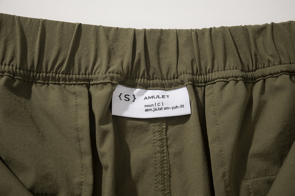 AMULET REGULAR BALLOON CHINO / BLACK