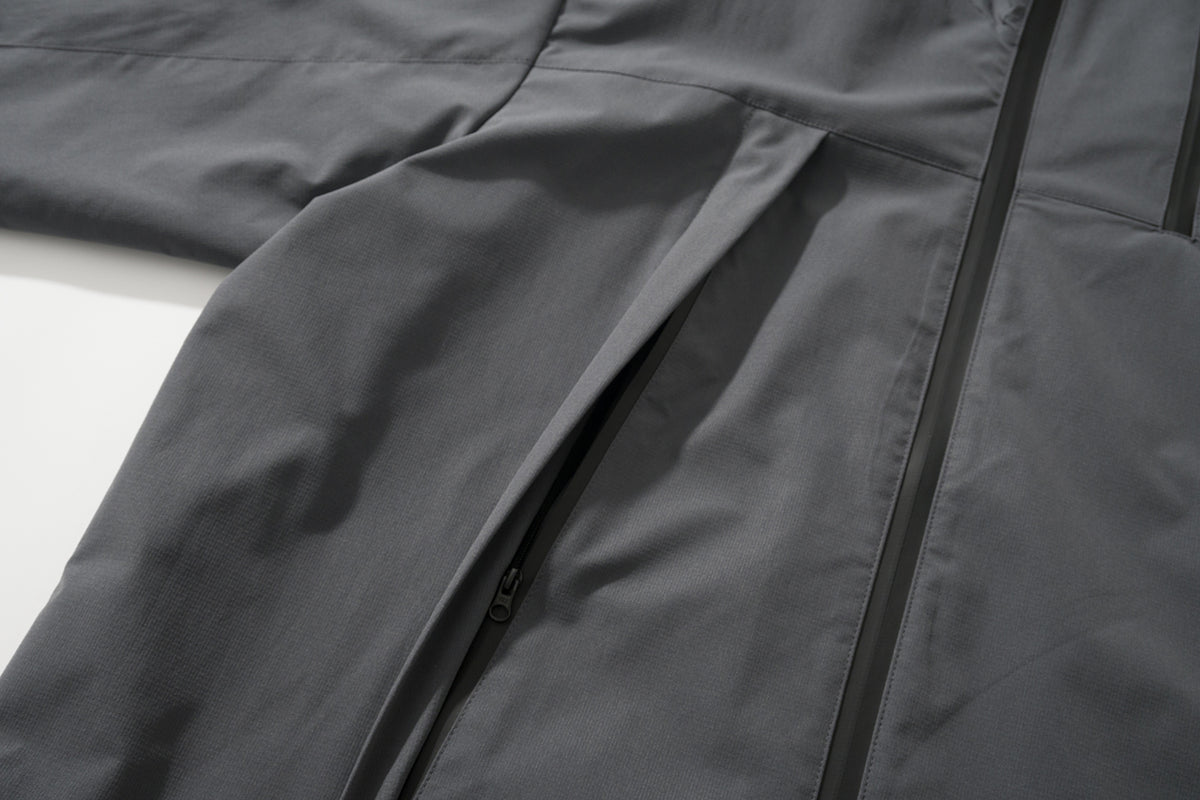 AMULET WINDBREAKER JACKET BLACK