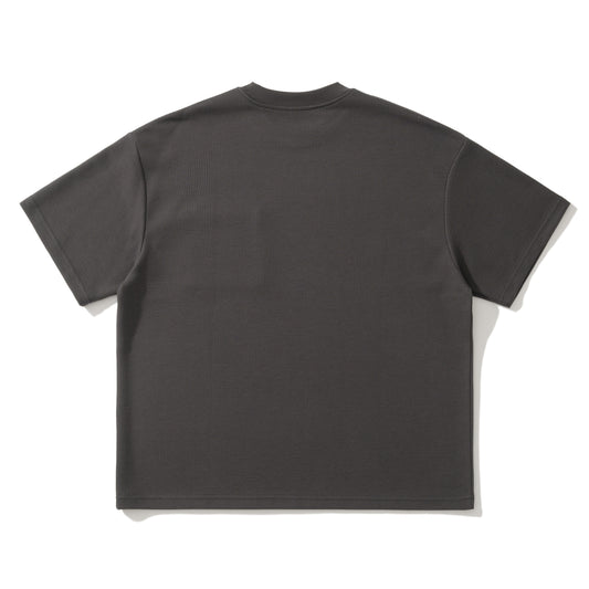 AMULET WAFFLE POCKET TEE CHARCOAL