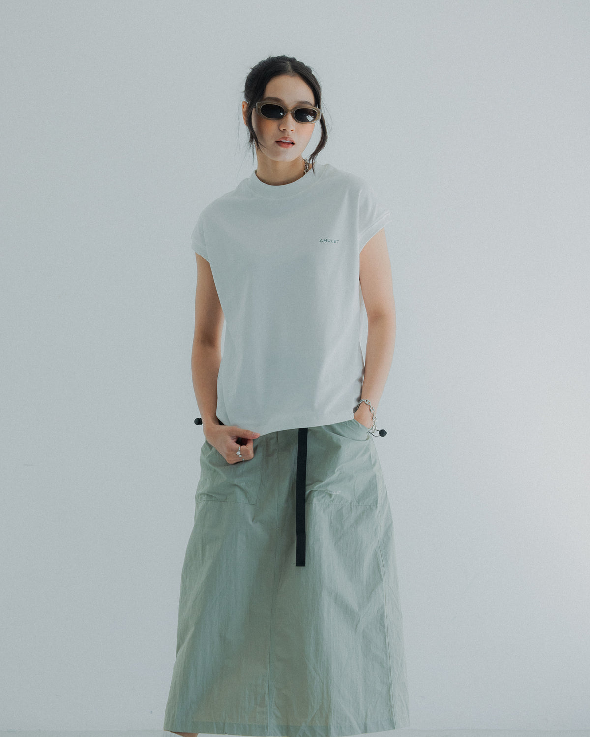 AMULET LAYER POCKET SKIRT LT GREY