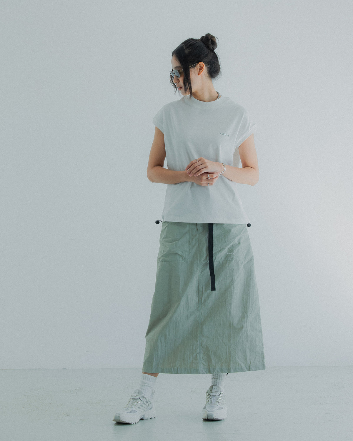 AMULET LAYER POCKET SKIRT LT GREY