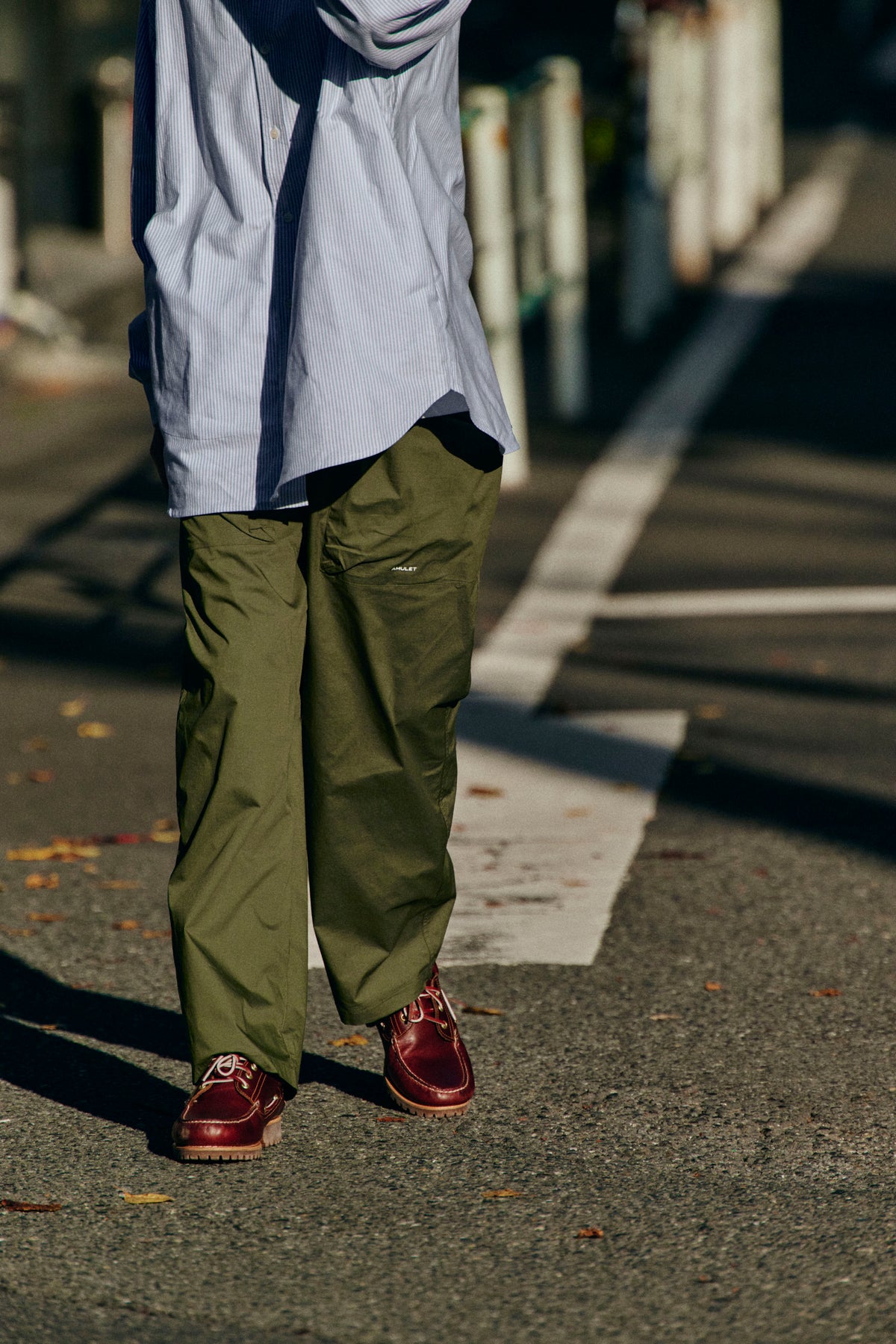 AMULET LAYER POCKET CHINO OLIVE